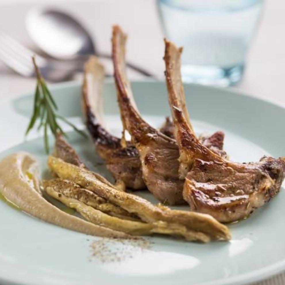 Costolette d'agnello con melanzane