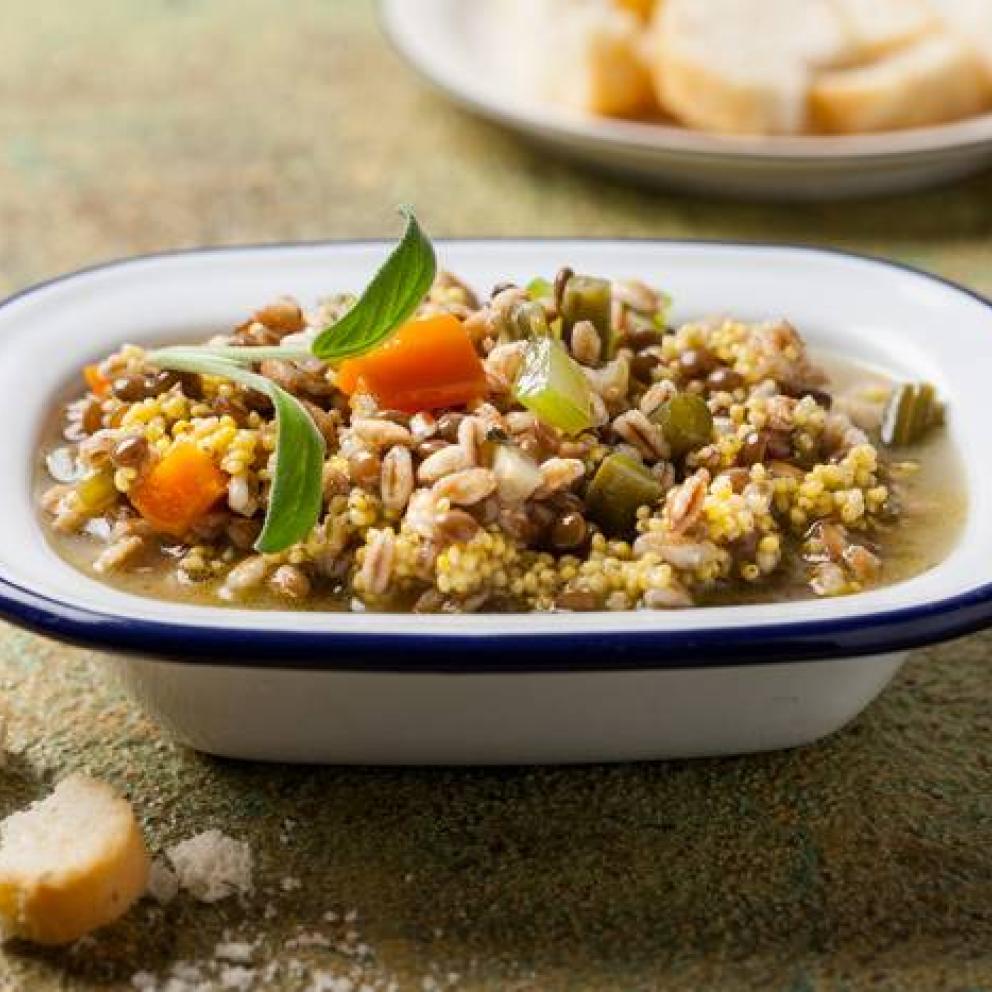 Zuppa con farro e miglio