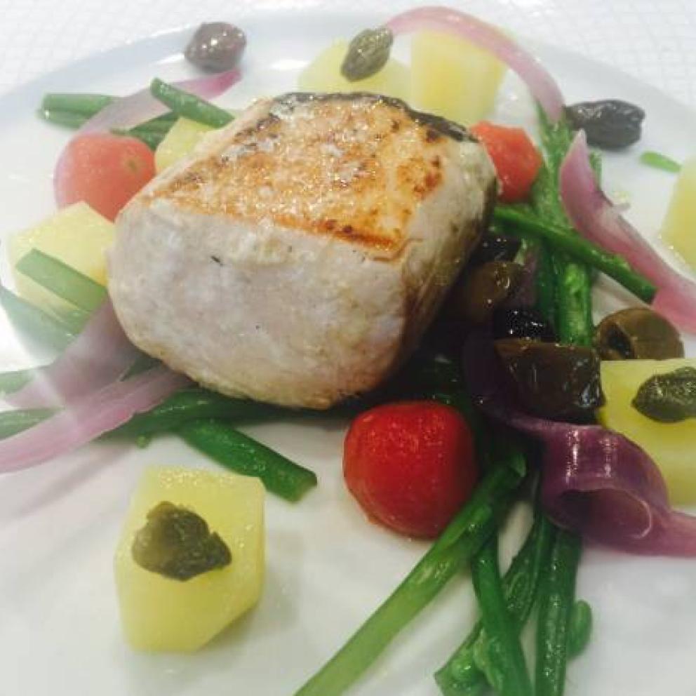 Tocco di spada e verdure croccanti in agrodolce