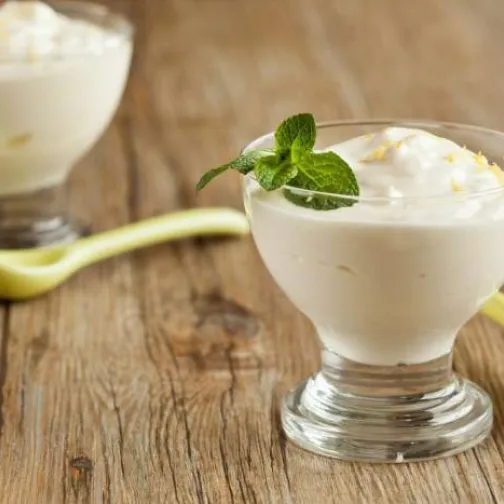 Mousse di limone con yogurt di soia