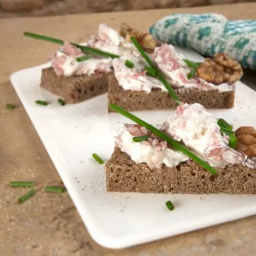 Tartine di pane integrale