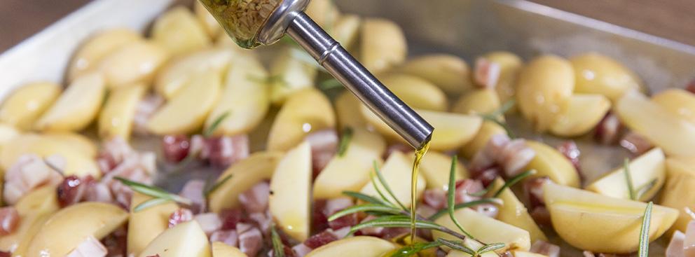 Spicchi di patate al forno con pancetta