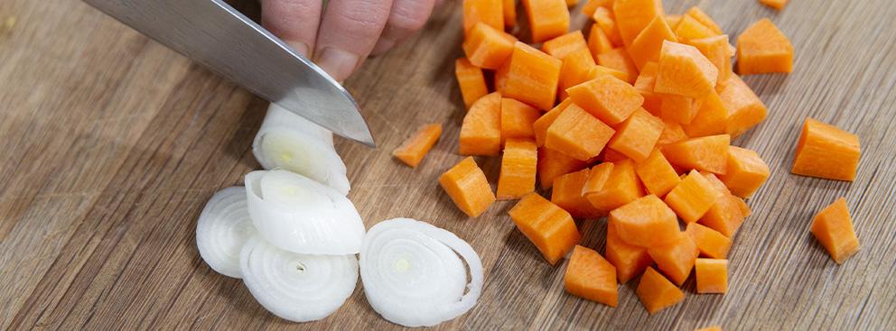 Strudel di ragù, verdure e formaggio